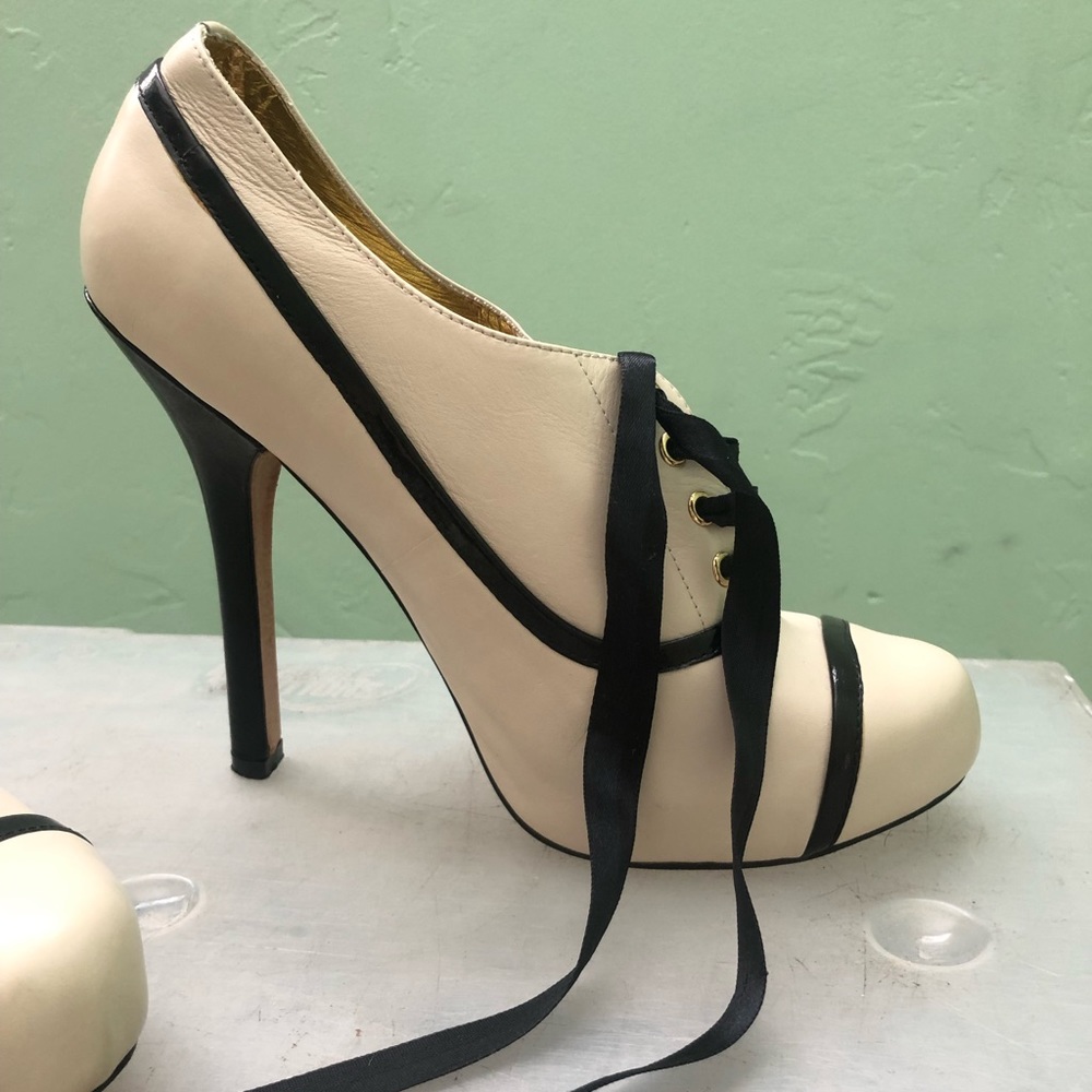 Bebe Kristin Style